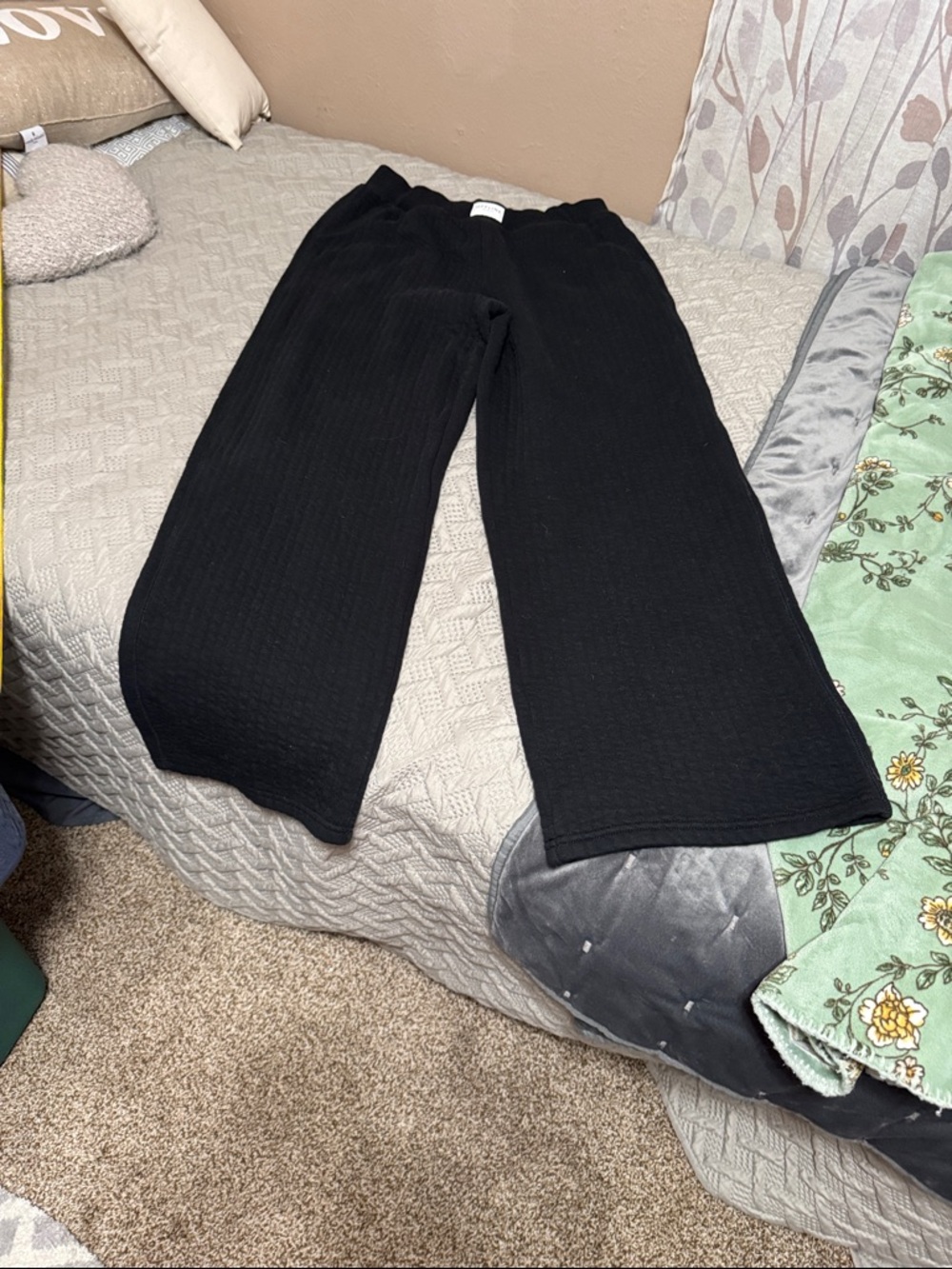 aerie women’s  Black Ribbed/quilted Wide-Leg Pants
